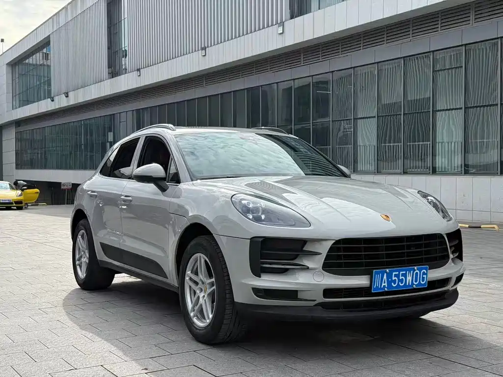 Porsche Macan 2021