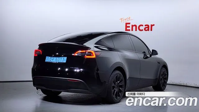 Tesla Model Y 2023