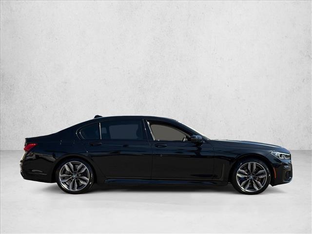 BMW M760 2022