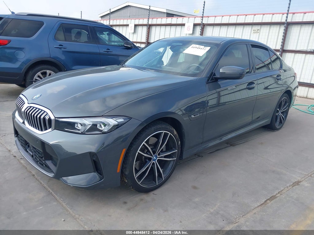 BMW 330 2023