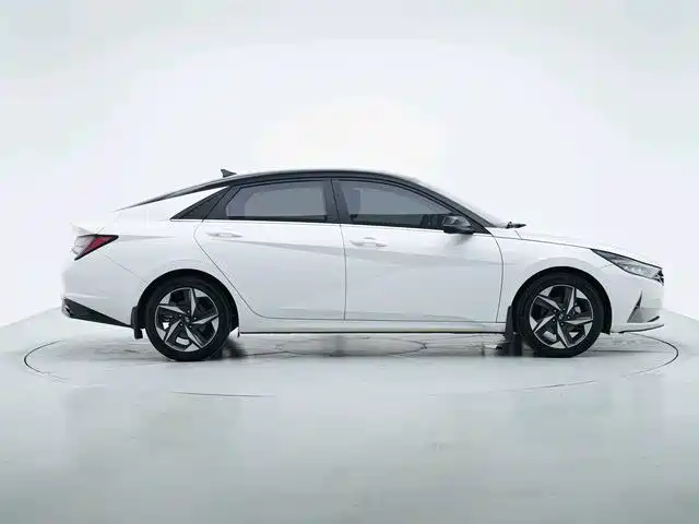 Hyundai Elantra 2021