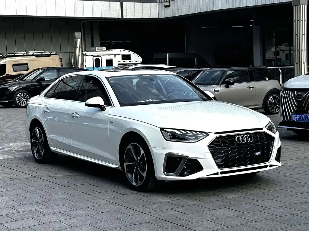 Audi A4 2023
