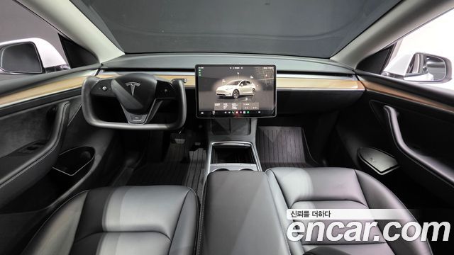 Tesla Model Y 2024