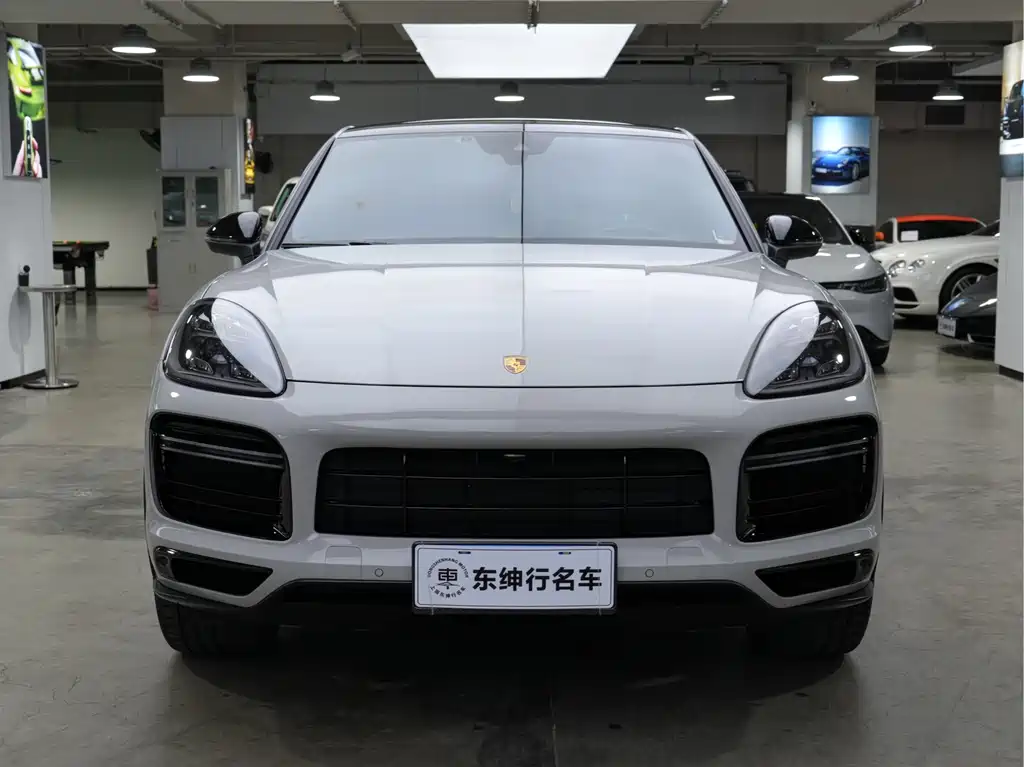 Porsche Cayenne 2022