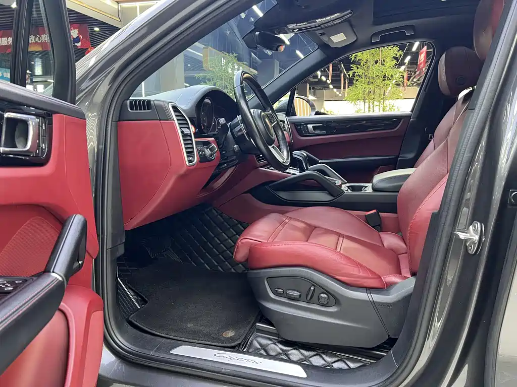 Porsche Cayenne 2022