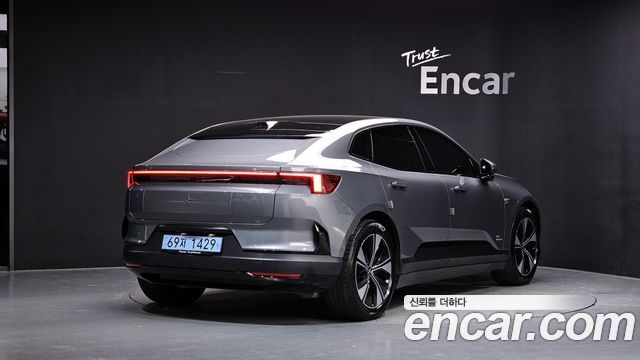 Polestar 4 2025