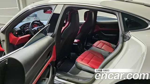 Porsche Taycan 2023