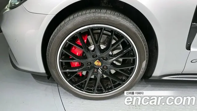 Porsche Panamera 2021