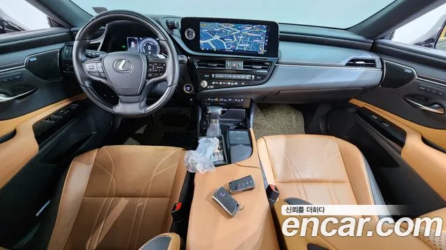 Lexus ES 2022