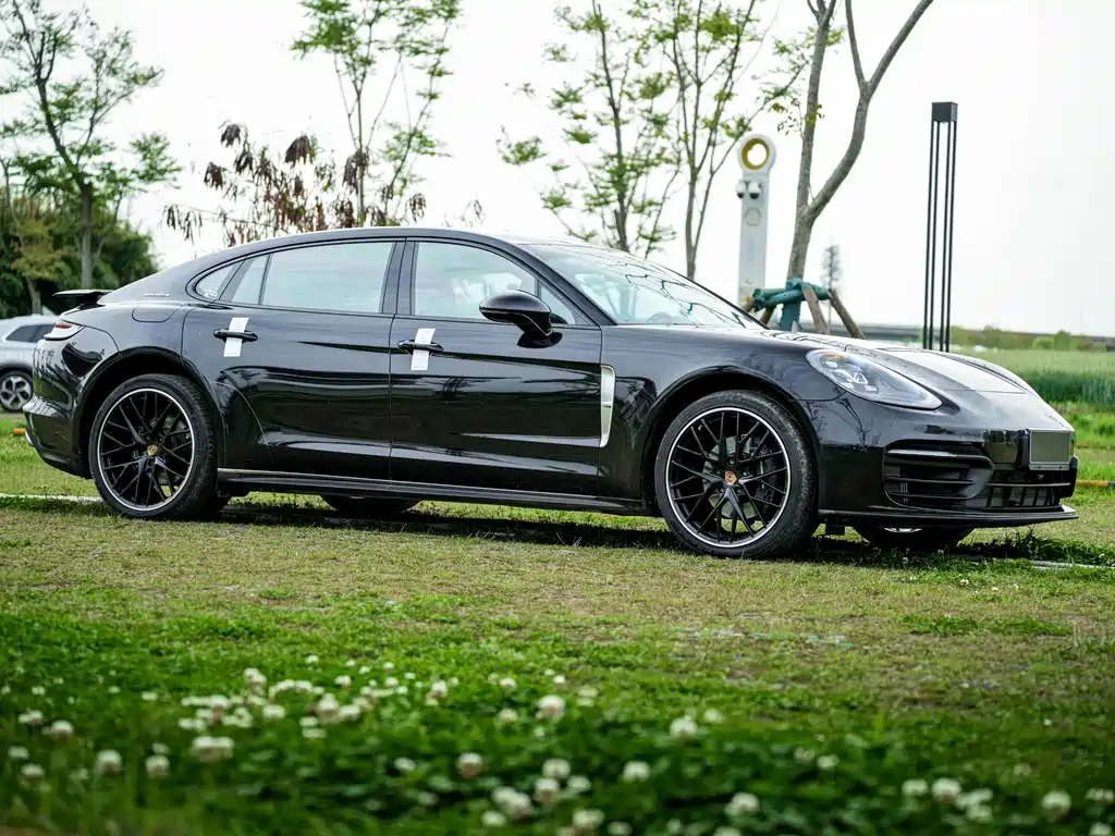 Porsche Panamera 2021