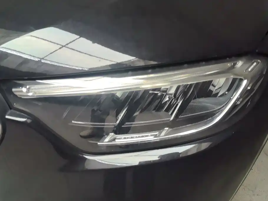 Mercedes-Benz GLC 2025