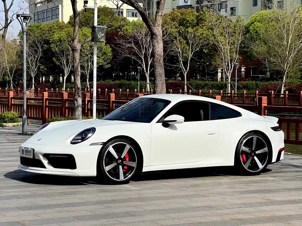 Porsche 911 2023