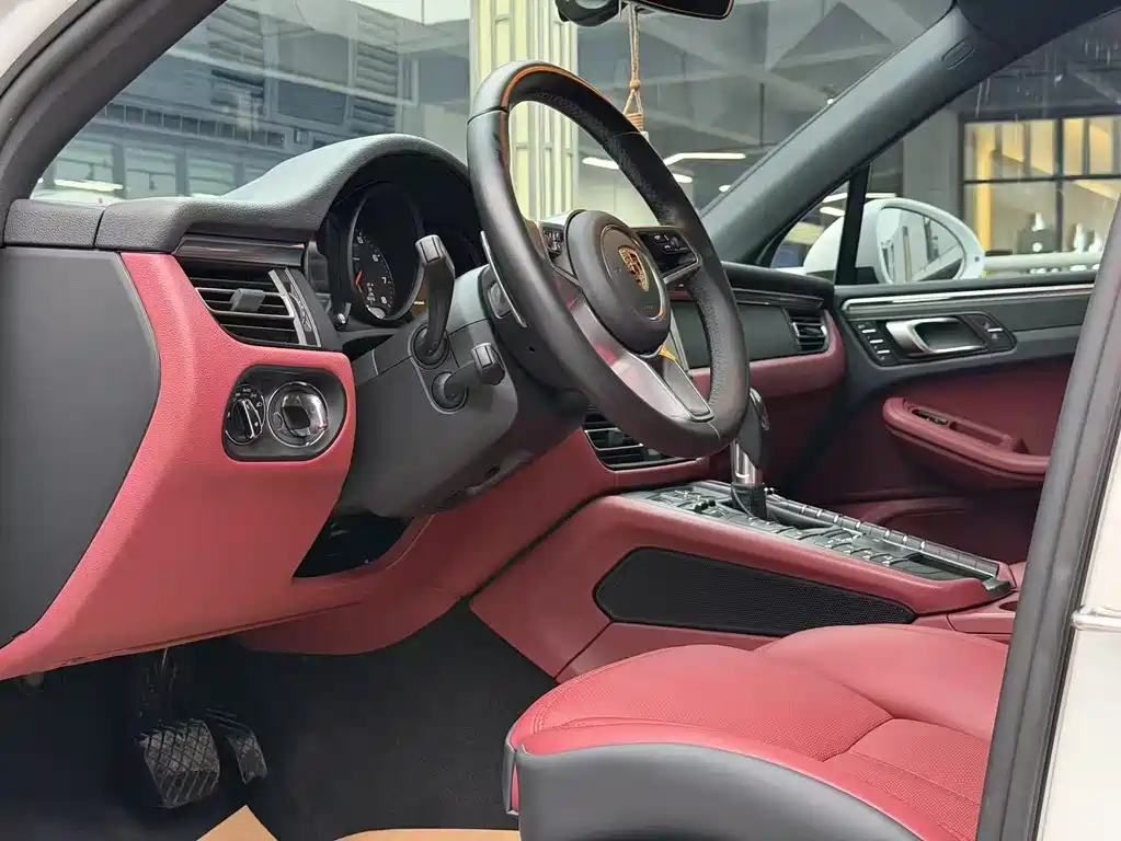 Porsche Macan 2021