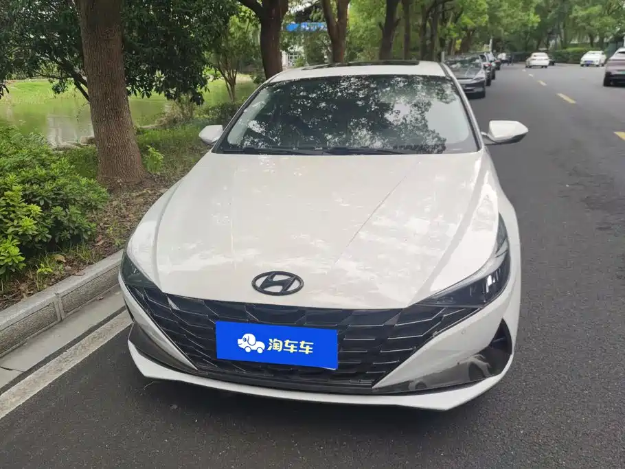Hyundai Elantra 2023