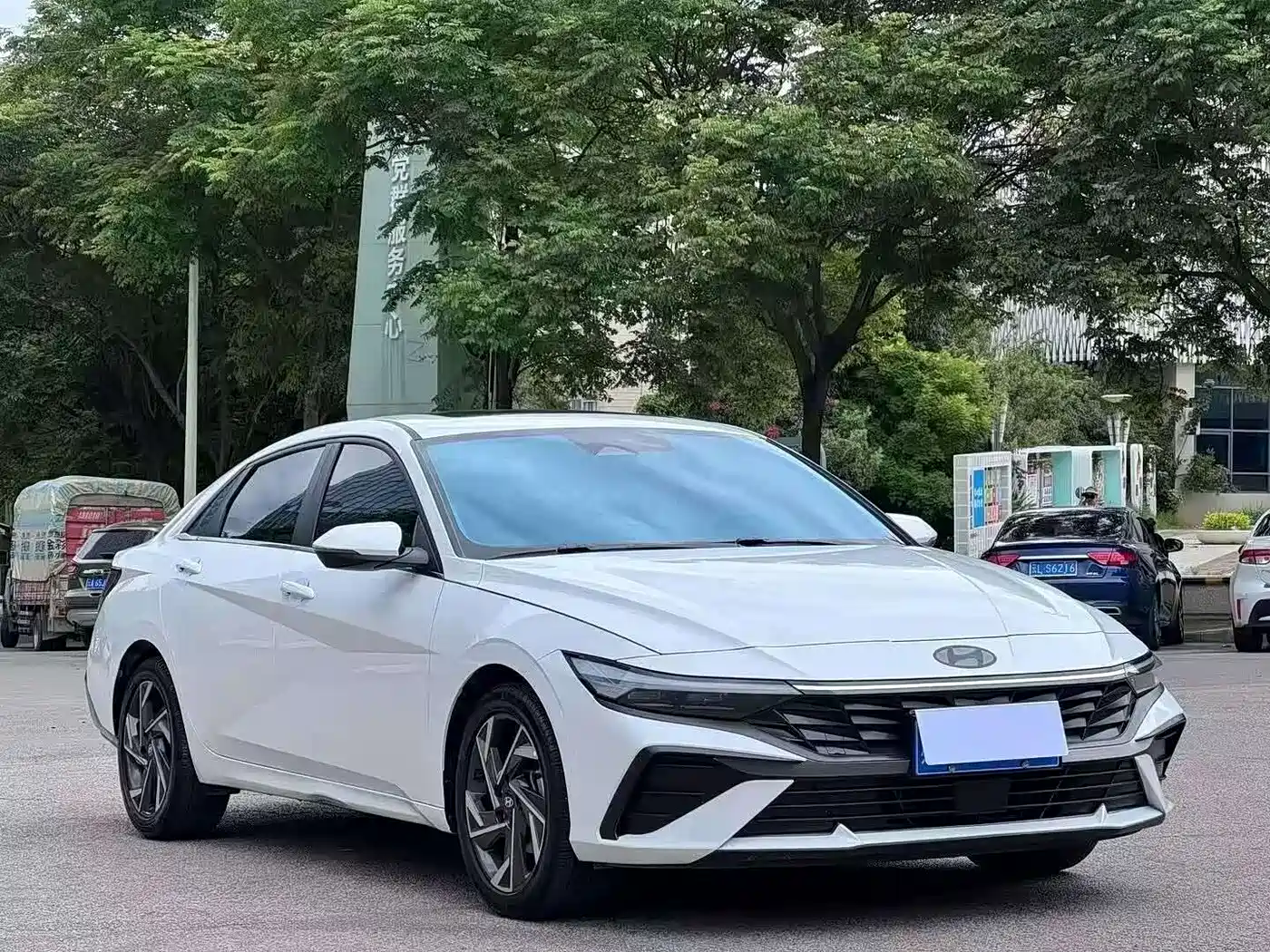 Hyundai Elantra 2024