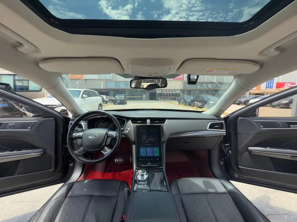 Ford Taurus 2021