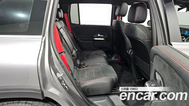 Mercedes-Benz GLB 2023