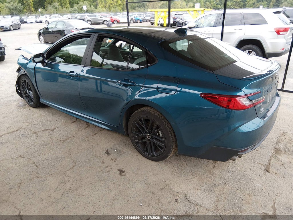 Toyota Camry 2025