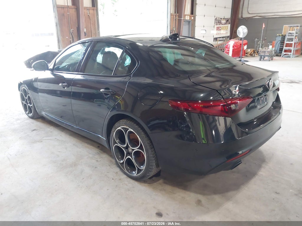 Alfa Romeo Giulia 2022