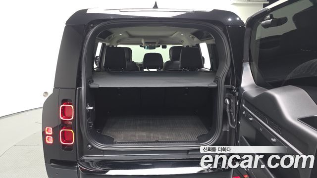 Land Rover Defender 2023