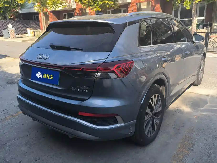 Audi Q4 e-tron 2025