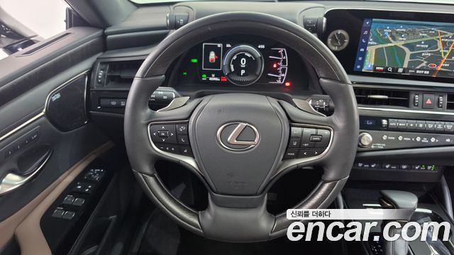 Lexus ES 2024