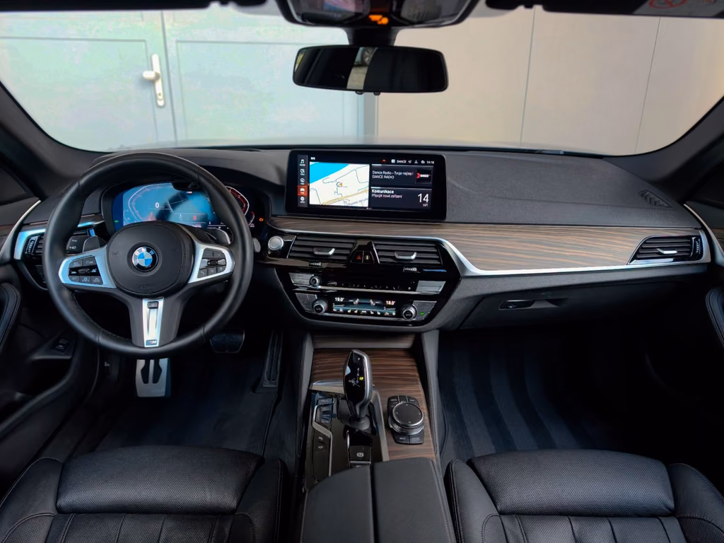 BMW 530 2023