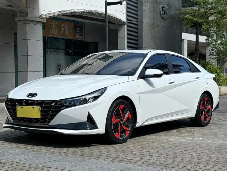Hyundai Elantra 2022