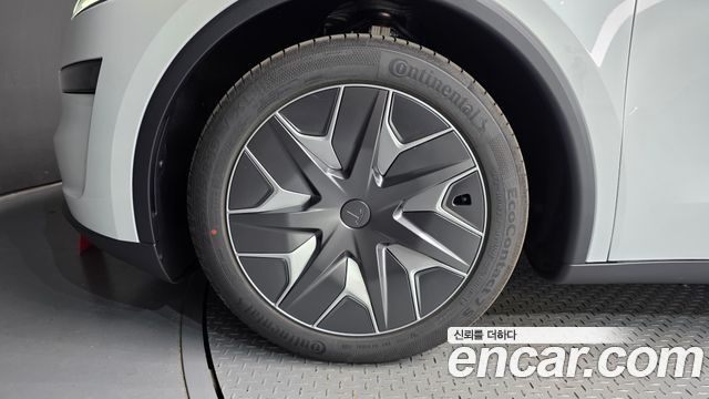 Tesla Model Y 2026
