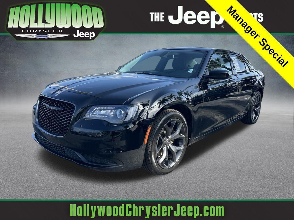 Chrysler 300 2021