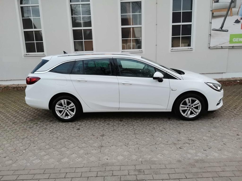 Opel Astra 2021