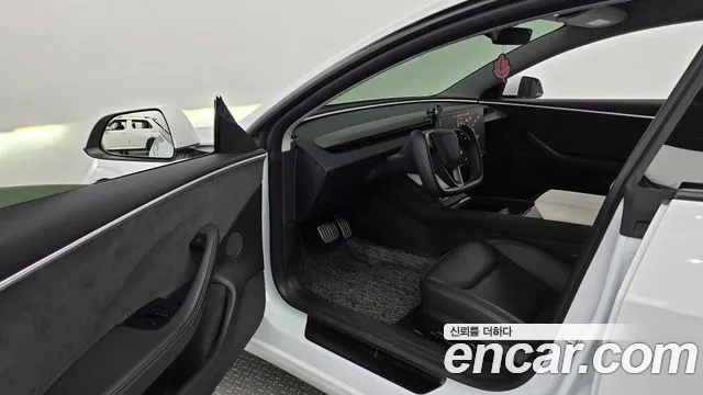 Tesla Model 3 2024