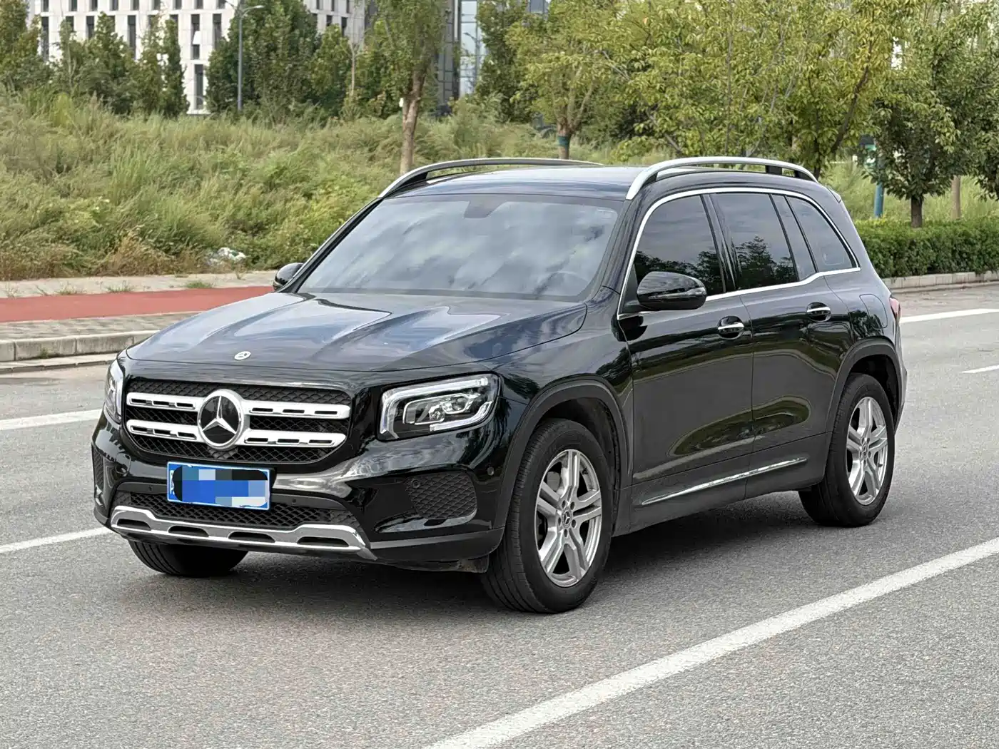 Mercedes-Benz GLB 2023