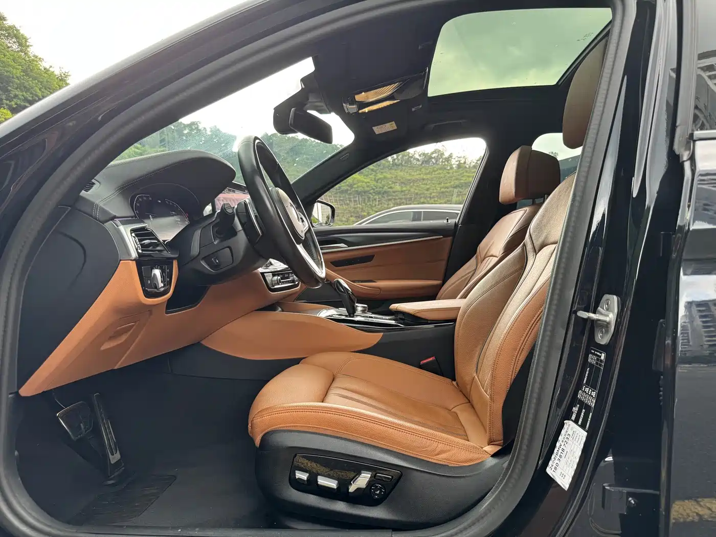 BMW 5 серии 2023