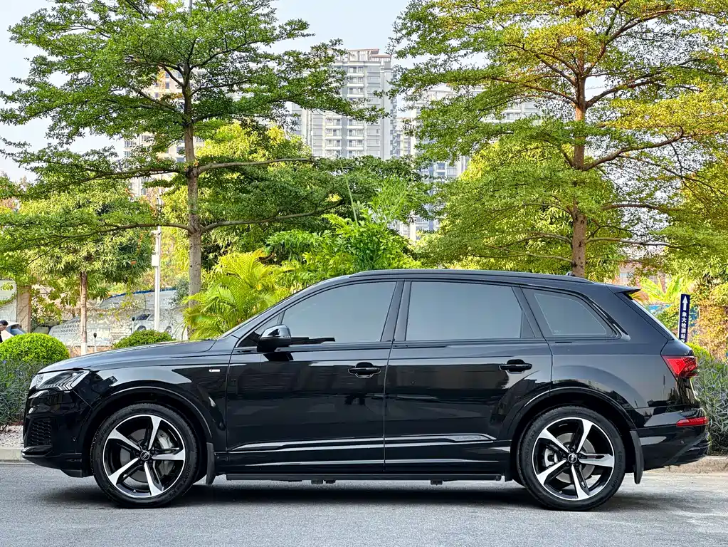Audi Q7 2023