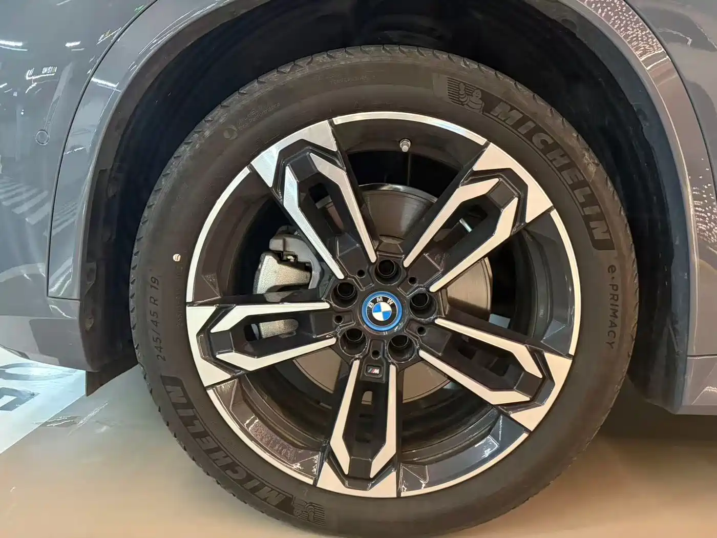 BMW iX1 2024