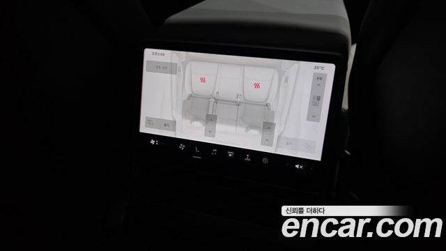 Tesla Model Y 2025
