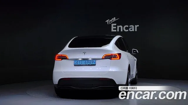 Tesla Model Y 2022