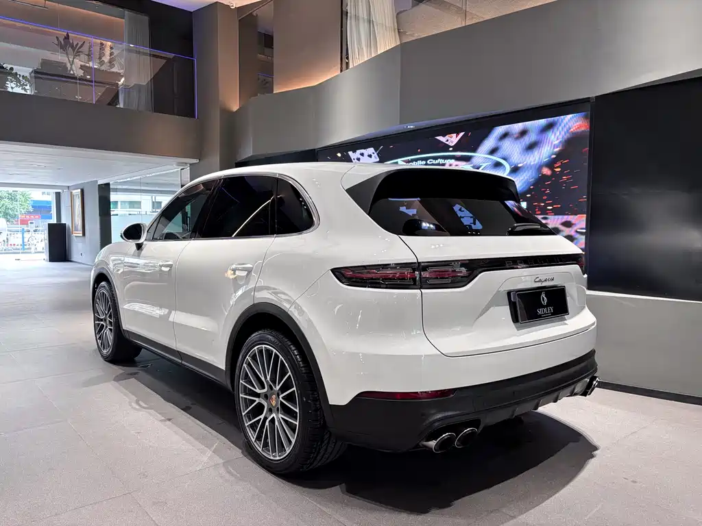 Porsche Cayenne 2022