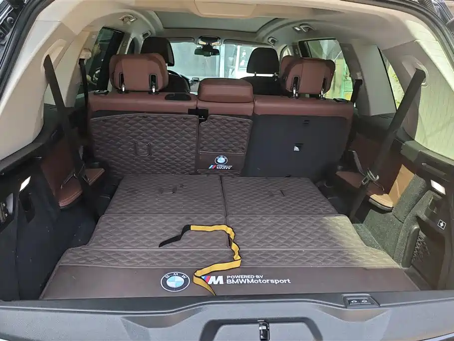 BMW X7 2021
