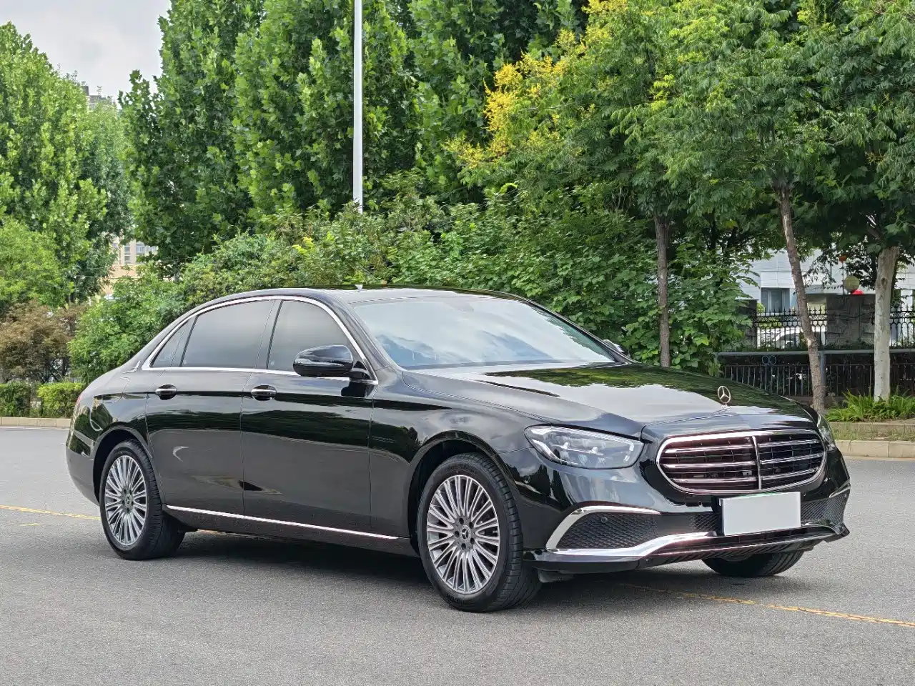 Mercedes-Benz E-Класс 2023