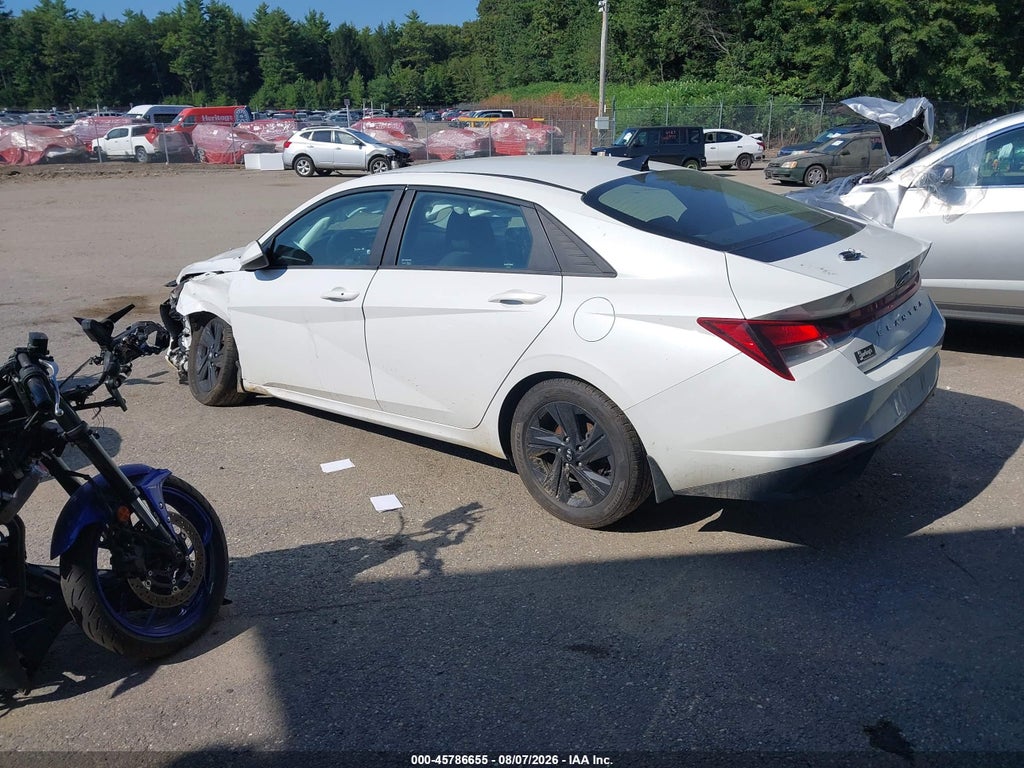 Hyundai Elantra 2022