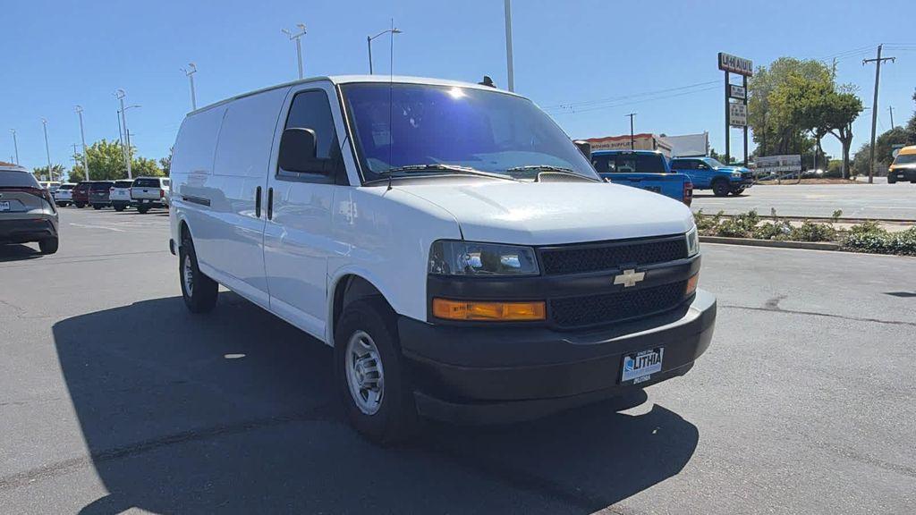 Chevrolet Express 2023
