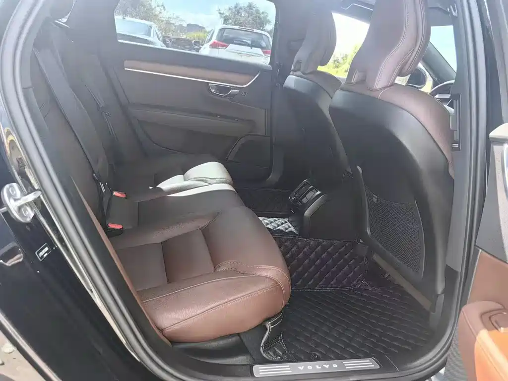 Volvo S90 2022