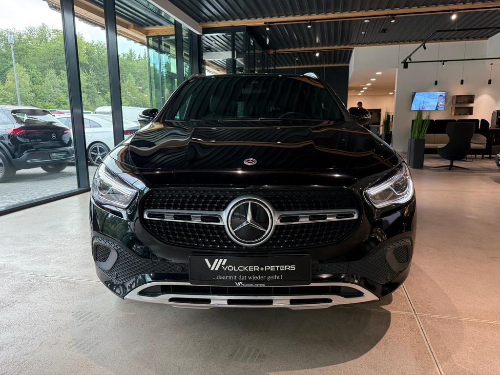 Mercedes-Benz GLA 200 2023
