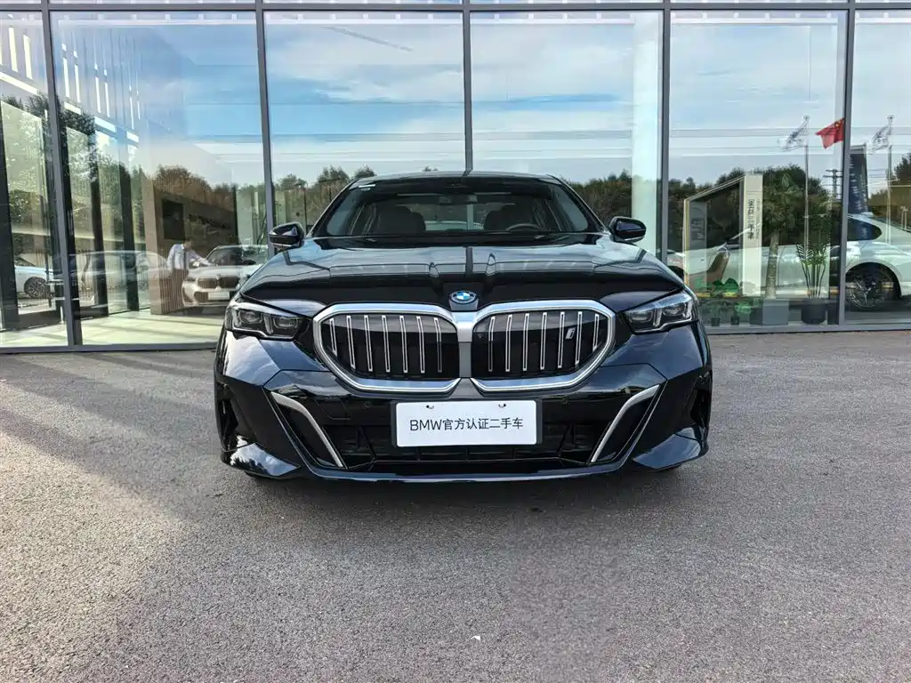 BMW i5 2025
