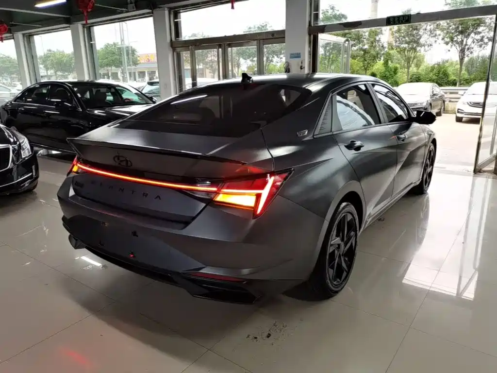 Hyundai Elantra 2022