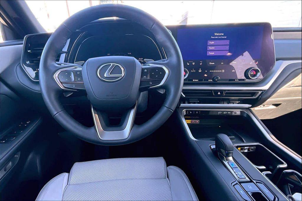 Lexus TX 2024