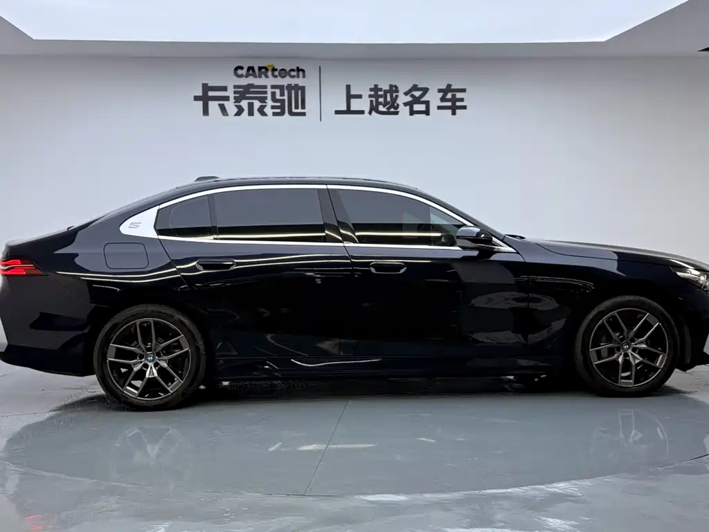 BMW i5 2024