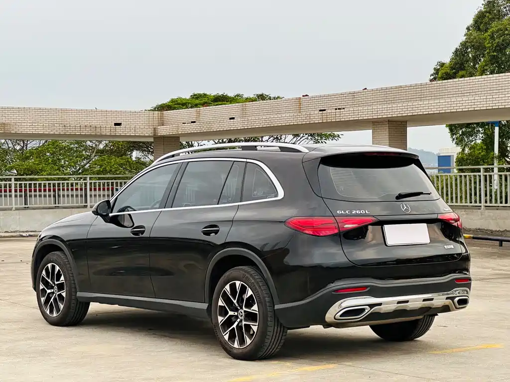 Mercedes-Benz GLC 2023
